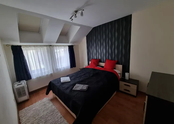 Merry&Car - Huge Balcony + Living Room + 2Br